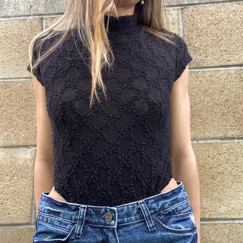 Lack lace turtle neck body suit